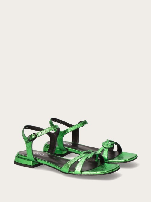  Zielone metaliczne sandały