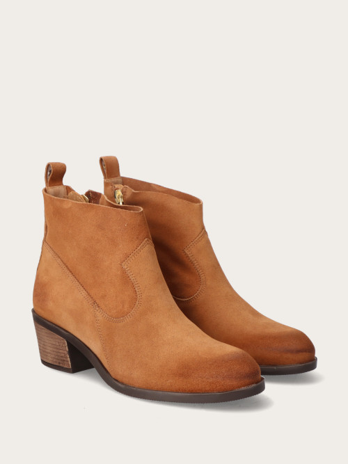  Rude kowbojki z okrągłym noskiem