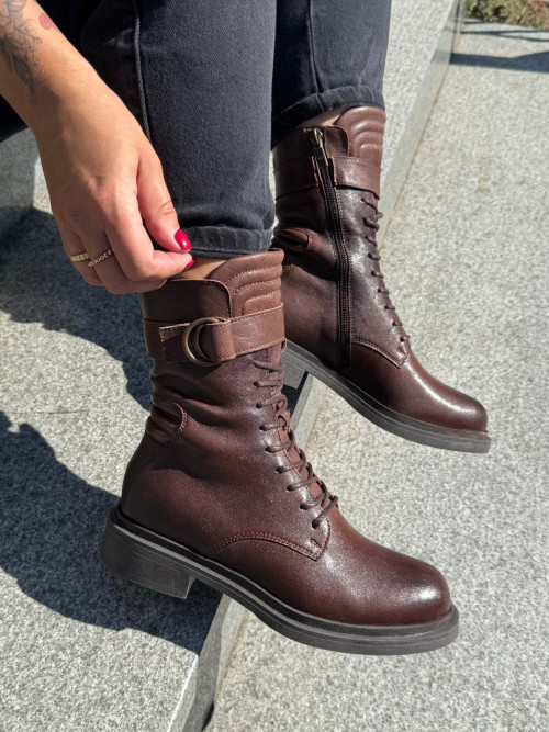  Brązowe licowe trapery z ozdobą