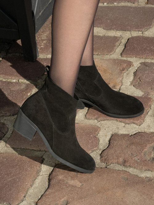  Czarne kowbojki z okrągłym noskiem