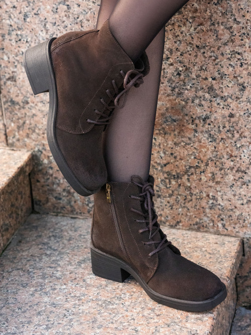  Czekoladowe zamszowe, eleganckie botki