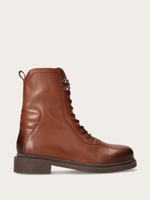 Brązowe sznurowane trzewiki z zamkiem